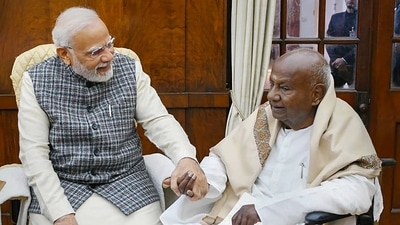 New Delhi: Prime Minister Narendra Modi with former prime minister HD Deve Gowda during a meeting, at Parliament in New Delhi, Tuesday, Dec. 13, 2022. (PTI Photo) (PTI)