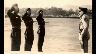 Then General and later Field Marshal SHFJ Manekshaw with the award-winning cadets of the 39th course of the NDA on December 12, 1970. (SOURCED) Then General and later Field Marshal SHFJ Manekshaw with the award-winning cadets of the 39th course of the NDA on December 12, 1970. (SOURCED)