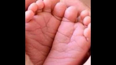 Two-yr child care leave allowed for single male govt employees Two-yr child care leave allowed for single male govt employees