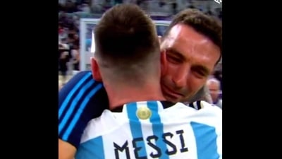 Argentina coach Scaloni breaks into tears