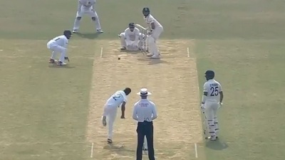 Taijul Islam traps Virat Kohli for 1