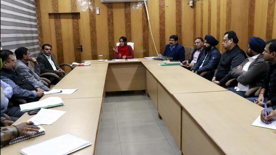 MC commissioner Shena Aggarwal during a meeting with officials from Punjab Pollution Control Board (PPCB), Greater Ludhiana Area Development Authority (GLADA), Punjab State Power Corporation Limited (PSPCL), soil conservation department, in Ludhiana. (HT PHOTO)