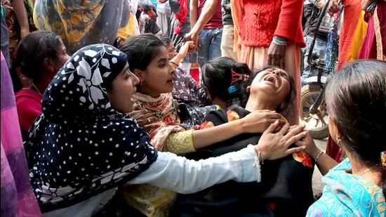 Relatives of Lalan Sheikh mourn his death in Rampurhat. (ANI)