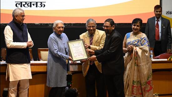 Uttar Pradesh governor and other dignitaries at the SGPGIMS Foundation Day function in Lucknow on Wednesday. (HT PHOTO)