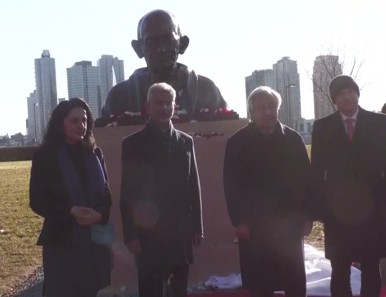 External Affairs Minister Dr S Jaishankar and UN Secretary-General António Guterres unveil a statue of Mahatma Gandhi at the UN lawns in New York on Wednesday.  (ANI)