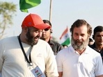 Bharat Jodo Yatra: Rahul Gandhi and Kunal Kamra seen during the foot march. (Kunal Kamra/ Twitter) Bharat Jodo Yatra: Rahul Gandhi and Kunal Kamra seen during the foot march. (Kunal Kamra/ Twitter)
