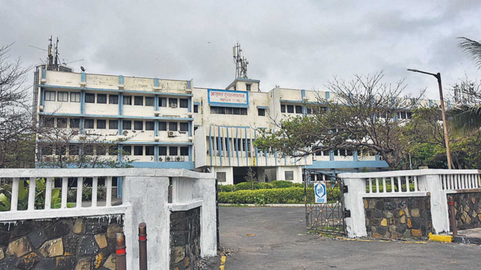 Govt may rule out aquarium on Worli dairy plot Mumbai news