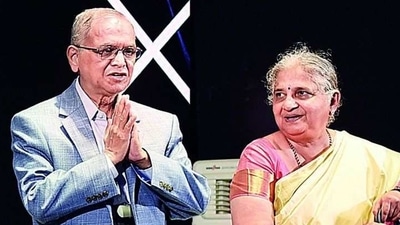 Narayana Murthy- Sudha Murty: Narayana Murthy and Sudha Murty are seen. Narayana Murthy- Sudha Murty: Narayana Murthy and Sudha Murty are seen.