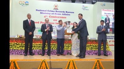 ADG prosecution Ashutosh Pandey accepting the award in New Delhi on Thursday. (HT Photo)
