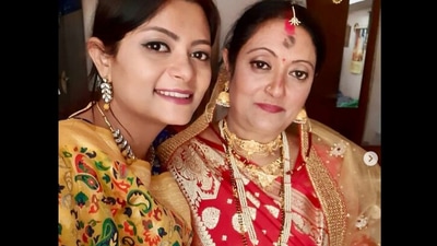 Daughter gets her mother remarried. (Instagram/@Deb Arti Ria Chakravorty) Daughter gets her mother remarried. (Instagram/@Deb Arti Ria Chakravorty)