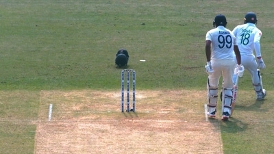 As India's innings got underway on Day 2, what caught the attention of fans was the Men in Blue getting awarded with five penalty runs for Bangladesh's mistake in the field. (twitter)