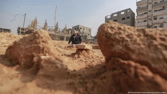The discovery of Roman graves in Gaza attest to the region's rich archaeological heritage. (Mohammed Talatene/picture alliance/dpa)