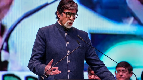 Amitabh Bachchan speaks during inauguration of the 28th Kolkata International Film Festival, in Kolkata, Thursday, Dec. 15, 2022. (PTI Photo/Swapan Mahapatra)(PTI)