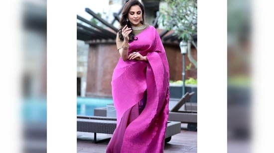 Lara Dutta paired her saree with a bronze blouse and some royal jewellery pieces. (Instagram/@larabhupati)