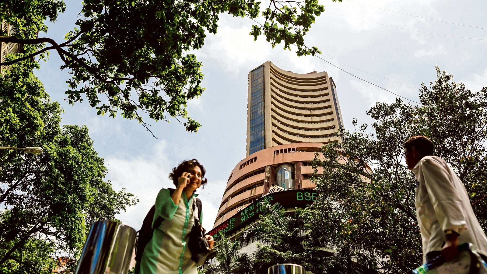 Sensex down by 461 points to close at 61,338; Nifty settles at 18,270