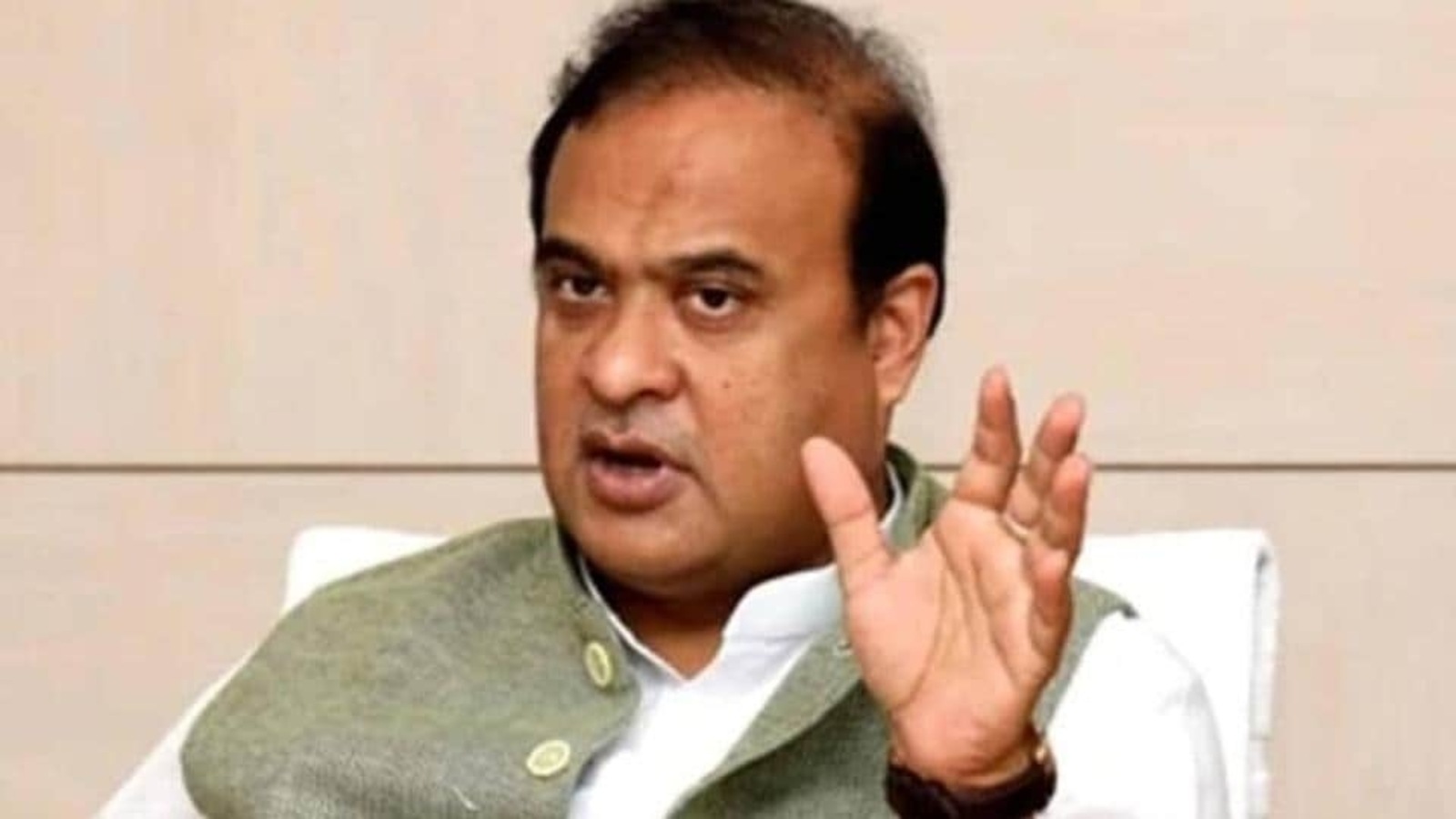 Rahul Gandhi crosses all boundaries: Himanta Biswa on 'peet rahe hain' comment