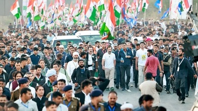 Large crowds gathered to greet the yatra participants in Dausa. People lined up along the entire route of the yatra to cheer the leaders. (Congress Twitter) Large crowds gathered to greet the yatra participants in Dausa. People lined up along the entire route of the yatra to cheer the leaders. (Congress Twitter)