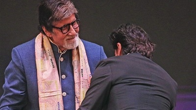 Amitabh Bachchan and Shah Rukh Khan both touched on the issues of censorship and social media trends amid the raging controversy over Pathaan. Amitabh Bachchan and Shah Rukh Khan both touched on the issues of censorship and social media trends amid the raging controversy over Pathaan.