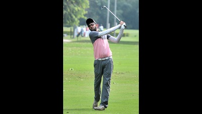 Chandigarh’s Karandeep Kochhar finished tied sixth on Day three at the inaugural SSP Chawrasia Invitational being played in Kolkata. (HT)