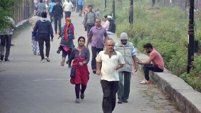 People during a morning walk in Pune. (HT PHOTO)