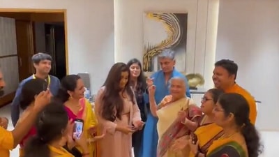The image, taken from a LinkedIn video, shows Sudha Murty dancing to Guru’s Barso Re with Shreya Ghoshal singing. (LinkedIn/@Srinath Gomatam)