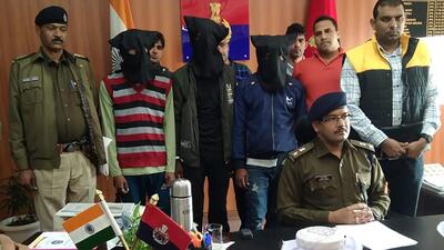 Varun Singla, SP Nuh, addresses a press conference after arresting the four suspects that robbed ATMs in Delhi, in Gurugram on Friday. (Parveen Kumar/HT Photo) Varun Singla, SP Nuh, addresses a press conference after arresting the four suspects that robbed ATMs in Delhi, in Gurugram on Friday. (Parveen Kumar/HT Photo)