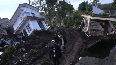 The quake damaged more than 62,000 houses and forced more than 73,000 people to evacuate to at least 325 shelters. (AP) The quake damaged more than 62,000 houses and forced more than 73,000 people to evacuate to at least 325 shelters. (AP)