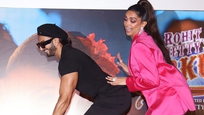 Ranveer Singh and Deepika Padukone perform a dance during the song launch of their upcoming Hindi film Cirkus. (Sunil Khandare) Ranveer Singh and Deepika Padukone perform a dance during the song launch of their upcoming Hindi film Cirkus. (Sunil Khandare)