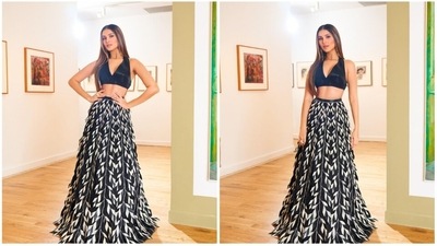Tara Sutaria: She is an absolute diva who knows all about style and fashion trends. This outfit of the actor is the perfect look for anyone looking for a contemporary look. (Instagram/@tarasutaria) Tara Sutaria: She is an absolute diva who knows all about style and fashion trends. This outfit of the actor is the perfect look for anyone looking for a contemporary look. (Instagram/@tarasutaria)