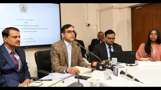 Accountant General (Audit) Ramawtar Sharma addresses a press conference in Patna on Friday. (Santosh Kumar/HT Photo)