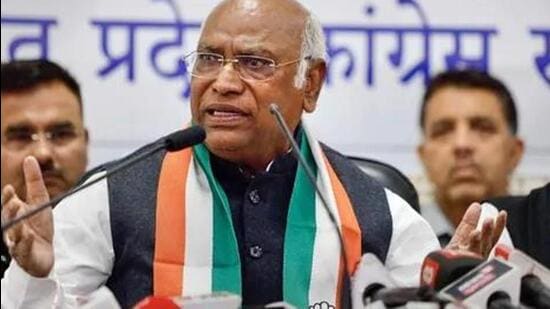 Congress president Mallikarjun Kharge addressing media persons in this file image. (PTI imaghe) Congress president Mallikarjun Kharge addressing media persons in this file image. (PTI imaghe)