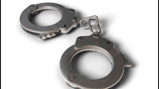 The FIR has been lodged against the petrol pump owner’s brother and nephew for abetment to suicide based on the statement of the son of the victim. (i Stock photo)