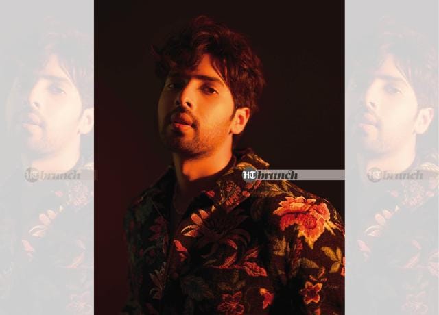 Trained in Hindustani classical vocals, Armaan grew up listening to the likes of Michael Jackson, Bruno Mars, Chris Brown, early Justin Bieber, Michael Bublé and Frank Sinatra. And, of course, John Mayer; Jewellery by Carillon Jewelry (Shreyans Dungarwal) Trained in Hindustani classical vocals, Armaan grew up listening to the likes of Michael Jackson, Bruno Mars, Chris Brown, early Justin Bieber, Michael Bublé and Frank Sinatra. And, of course, John Mayer; Jewellery by Carillon Jewelry (Shreyans Dungarwal)
