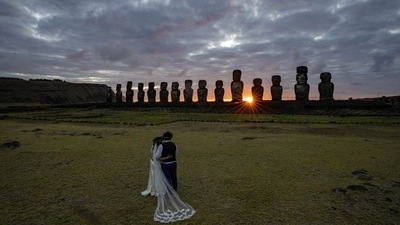 Easter Island rebounds from wildfire that singed its statues (AP Photo/Esteban Felix) Easter Island rebounds from wildfire that singed its statues (AP Photo/Esteban Felix)