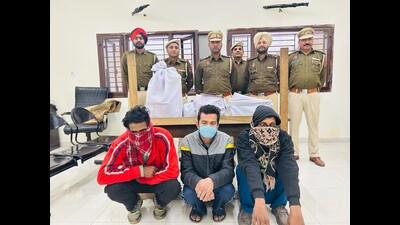 The accused were found to be producing and circulating low-value counterfeit currency from a rented property. (HT photo) The accused were found to be producing and circulating low-value counterfeit currency from a rented property. (HT photo)