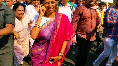 NCP MP Supriya Sule was spotted at the 'Halla Bol' protest march in Mumbai against the state government led by Eknath Shinde. (HT Photo) NCP MP Supriya Sule was spotted at the 'Halla Bol' protest march in Mumbai against the state government led by Eknath Shinde. (HT Photo)