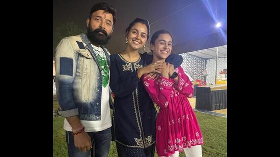 Monal Gajjar with her co-actors Karan Aanand and Adrija Sinha during her shoot days in Lucknow.