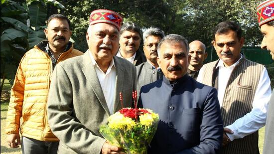HP chief minister Sukhwinder Singh Sukhu (right) meets former Haryana CM Bhupinder Singh Hooda in New Delhi on Saturday. (HT Photo)