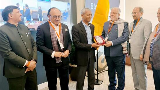 Uttar Pradesh delegation led by state’s finance minister Suresh Khanna visited green energy company Bloom Energy, in San Francisco on Friday. (ANI PHOTO)