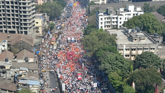 Maha Vikas Aghadi Maha March from Byculla to Chhatrapati Shivaji Maharaj Terminus (CSMT) in Mumbai.(Bhushan Koyande/HT Photo)