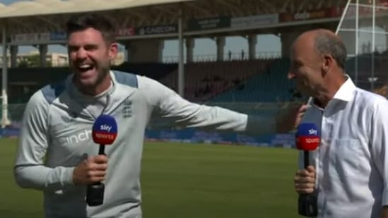 James Anderson (L) with Nasser Hussain (YouTube)