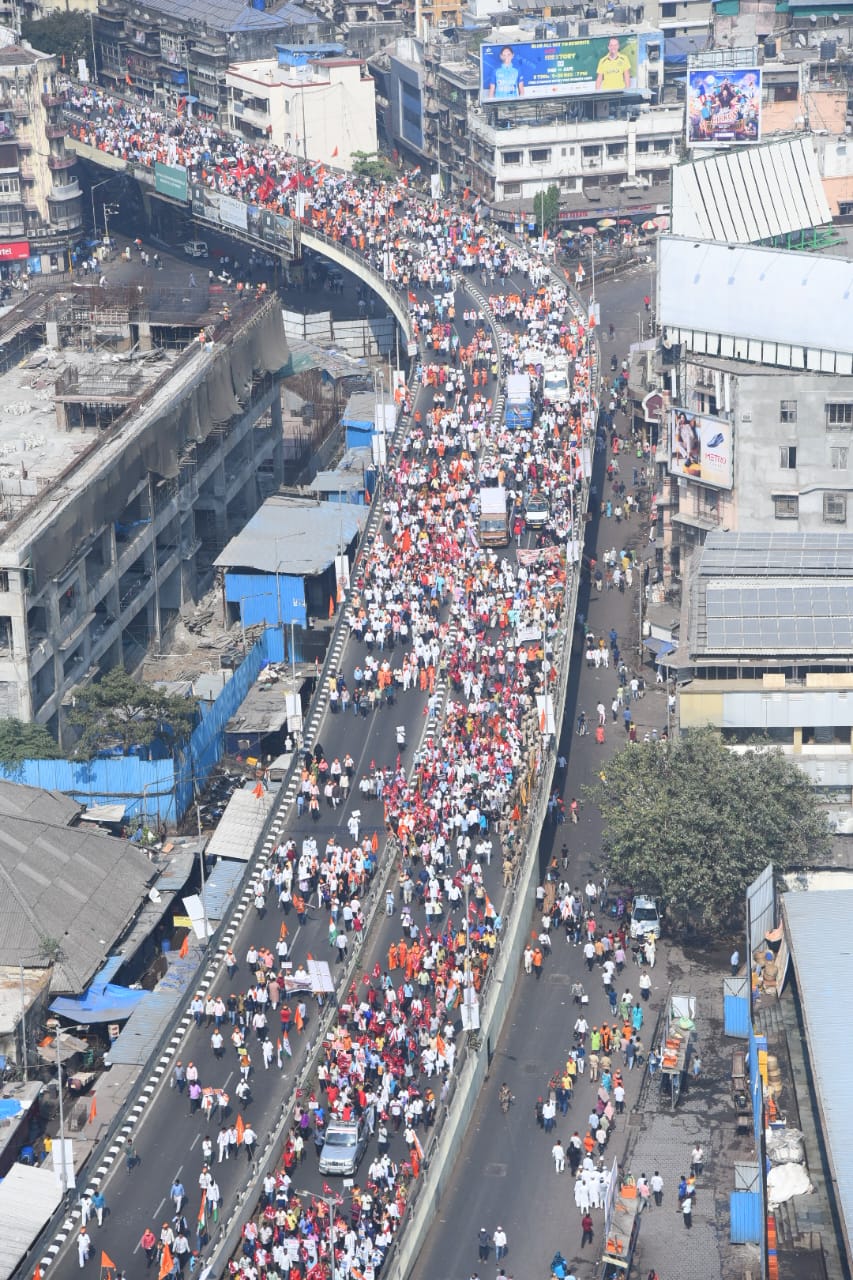 MVA Huge rally on J J Flyover in Mumbai (Hindustan Times) MVA Huge rally on J J Flyover in Mumbai (Hindustan Times)