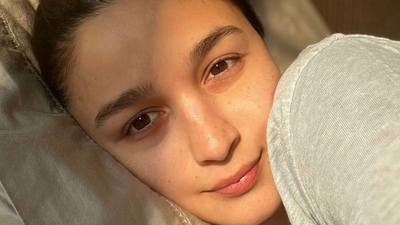 Alia Bhatt's sun-kissed picture. Alia Bhatt's sun-kissed picture.