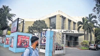Navi Mumbai, India - Dec. 17, 2022:NMMC to set up library at Vishnudas Bhave auditorium at Vashi in Navi Mumbai, India, on Saturday, December 17, 2022. (Photo by Bachchan Kumar/ HT PHOTO) (HT PHOTO) Navi Mumbai, India - Dec. 17, 2022:NMMC to set up library at Vishnudas Bhave auditorium at Vashi in Navi Mumbai, India, on Saturday, December 17, 2022. (Photo by Bachchan Kumar/ HT PHOTO) (HT PHOTO)