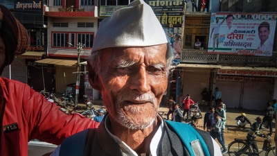 88-yr old Karuna Prasad Mishra during the Congress party's Bharat Jodo Yatra. Mishra identifies himself as a farmer and a social activist. (PTI)