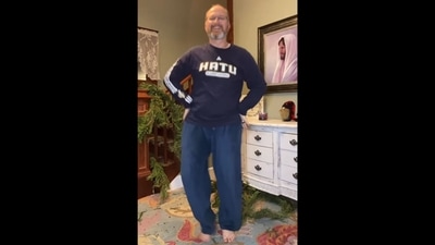The image shows Ricky Pond from US dancing to SRK and Kajol’s Mehndi Laga Ke Rakhna. (Instagram/@ricky.pond) The image shows Ricky Pond from US dancing to SRK and Kajol’s Mehndi Laga Ke Rakhna. (Instagram/@ricky.pond)