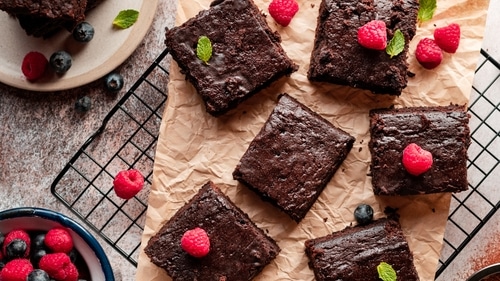 No Oven Eggless Brownie recipe (Chef Sanjyot Keer)