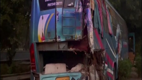 The police reached the accident site and engaged in the rescue operation.(ANI) The police reached the accident site and engaged in the rescue operation.(ANI)