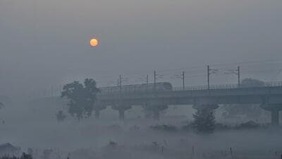 A view of the national highway due to dense fog near Akshardham temple in Delhi (HT Photo/Raj K Raj) A view of the national highway due to dense fog near Akshardham temple in Delhi (HT Photo/Raj K Raj)