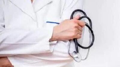 According to the bond signed by candidates taking admission in super-speciality courses at state-run medical institutes, they need to serve at a government health facility/medical institute for at least two years after completing their course. (REPRESENTATIVE IMAGE )
